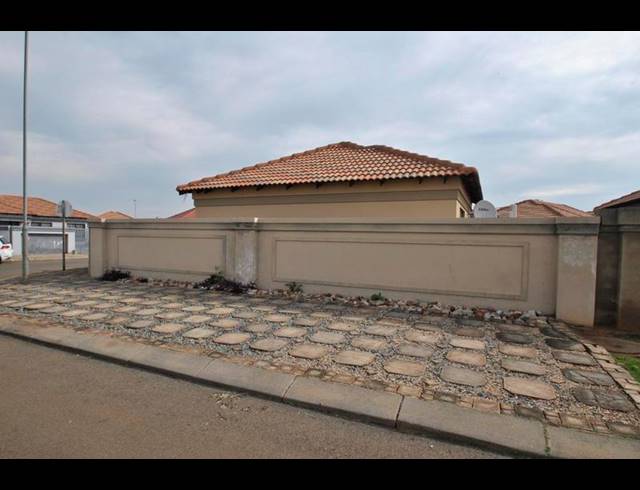 3 BEDROOM HOUSE FOR SALE IN DAWN PARK